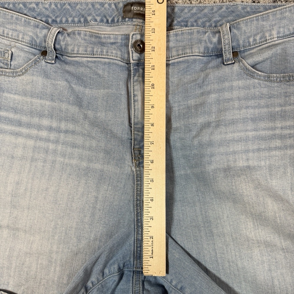 Torrid Denim Shorts Light Wash Women's Size 26 (Plus Size) - Picture 9 of 9